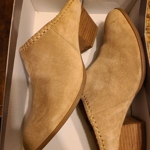 Tan color sz. 8 1/2 Franco Santo slip in clog. Great with jeans or dress